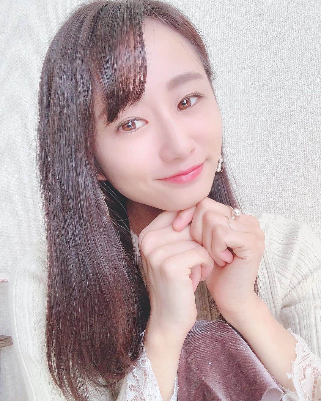 筒井萌子のインスタグラム：「* 動画撮ったついでの自撮り🦚 自然光が最高でしたん𓃟ﻌﻌﻌ❤︎ 明日も暖かいみたいだね♪♪ しかしこの手は何🤣笑 ・ #筒井萌子 #女優 #actress #モデル #model #岡山  #shooting #instagood #instalike #converse #撮影 #followme #instalike #ゴルフ #ゴルフ女子 #ゴルフコーデ #골프 #좋아요반사 #좋아요그램 #좋아요환영 #데일리그램 #패션 #오오티디 #카페」