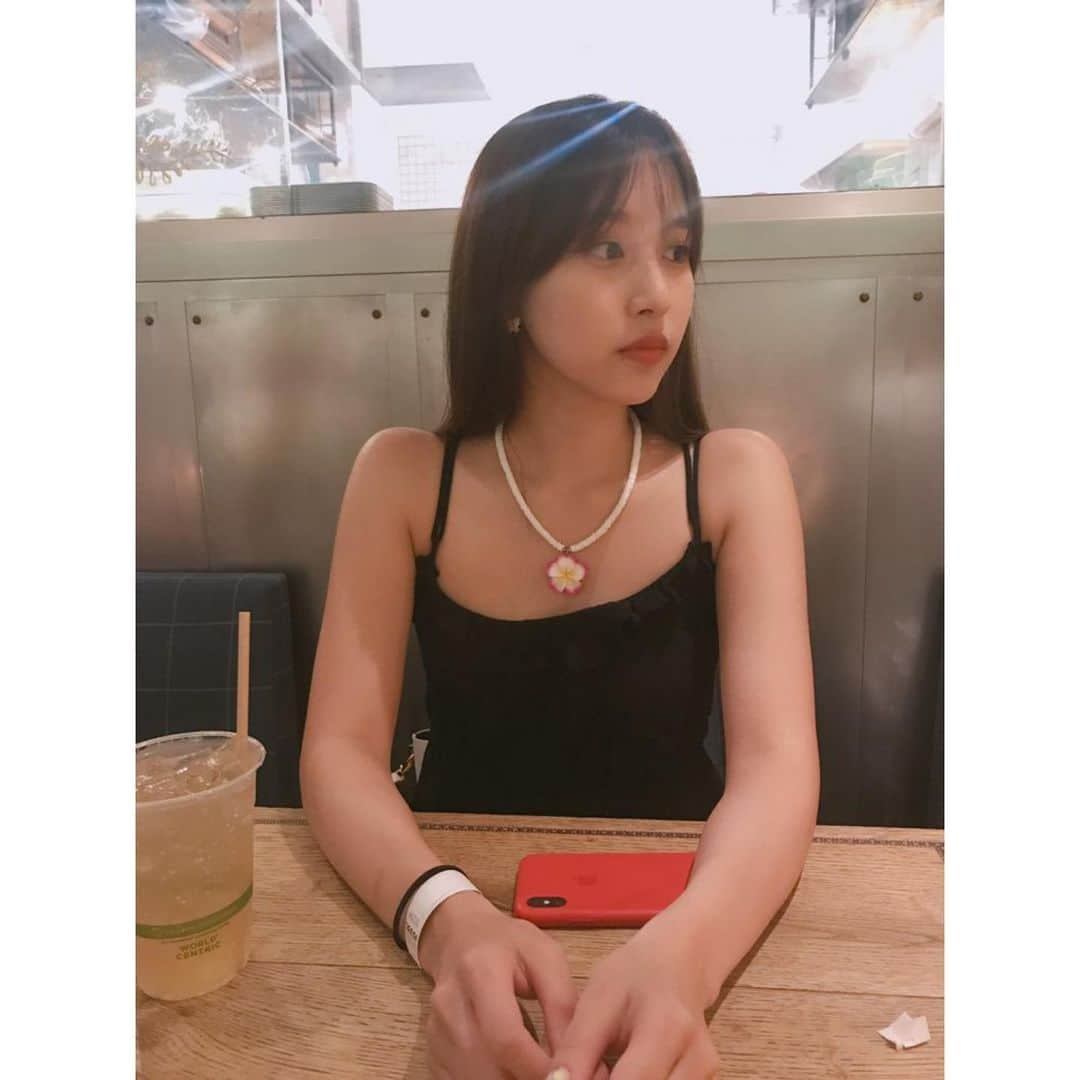 TWICEさんのインスタグラム写真 - (TWICEInstagram)「생일추카해 사랑해 미나링💕🔥 미챙🤦🏻‍♀️🤪」3月25日 12時03分 - twicetagram