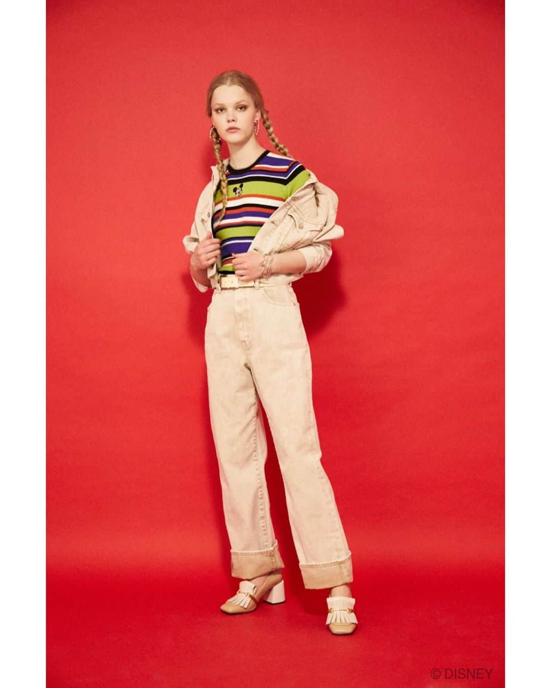 マウジーさんのインスタグラム写真 - (マウジーInstagram)「"Disney SERIES CREATED by MOUSSY" 12th COLLECTION NOW ON SALE --------------------------------------------- 2020 EARLY SUMMER COLLECTIONで注目すべきは、 特別にオリジナルで描き起こした「祭(まつり)」シリーズ。 ㅤㅤㅤㅤㅤㅤㅤㅤㅤㅤㅤ 様々な表情で楽器を演奏しているキャラクターを 珍しい和装スタイルで各アイテムに落とし込み、 今までにない新たな魅力を引き出しました。 ㅤㅤㅤㅤㅤㅤㅤㅤㅤㅤㅤ 前コレクションに引き続き、 90年代のカルチャーシーンからインスパイアされたエッセンスをベースとしたラインナップをお楽しみください。 ㅤㅤㅤㅤㅤㅤㅤ MICKEY MOUSEを愛する人たちが 素敵に見えるように。 ㅤㅤㅤㅤㅤㅤㅤㅤㅤㅤㅤㅤㅤ いつまでも いくつになっても とまどうことなく ずっと着続けられる洋服。 ここで出会える特別な MICKEY MOUSEアイテムをMOUSSYは提案します。 --------------------------------------------- ■MD LACE-UP FRIENDS RUGER SHIRT(010DSY90-0100) ■MD BOW TIE MICKEY TEE(010DSY90-0060) ■MD COLOR BLOCK SCARF(010DSB50-0490) ■MD MICKEY SPORTY TUNIC(010DSY90-0250) ■MD CALIFORNIA SUMMER LONG SLEEVE TEE(010DSY90-0110) ■MD MATSURI SACOSH(010DSB51-0520) ■MD PATCH DENIM SHIRT(010DST11-0240) ■MD CHENILLE PATCH ROUND BAG(010DST51-0210) ■MD BOW TIE MICKEY TEE(010DSY90-0060) ■MD CLASSIC LONG SLEEVE HAWAIIAN SHIRT(010DSY30-0070) ■MD MORTY＆FERDIE EARRINGS(010DSB50-0500) ■MD MATSURI SCARF(010DSB50-0480) ■MD POP ART MICKEY TEE(010DSY90-0050) ■MD MICKEY STRIPE KNIT(010DSM70-0010) --------------------------------------------- 2020.03.25 wed Release✨ SHEL'TTER WEB STORE・The SHEL'TTER TOKYO表参道原宿店にて限定発売中！ ※一部商品は、SHEL'TTER WEB STORE限定でオーダーが既定数に達した場合に発売が決定するスペシャルアイテムとなっております。 #MOUSSY #DisneySERIESCREATEDbyMOUSSY #MOUSSY_Disney #MICKEYMOUSE」3月25日 12時02分 - moussyofficial