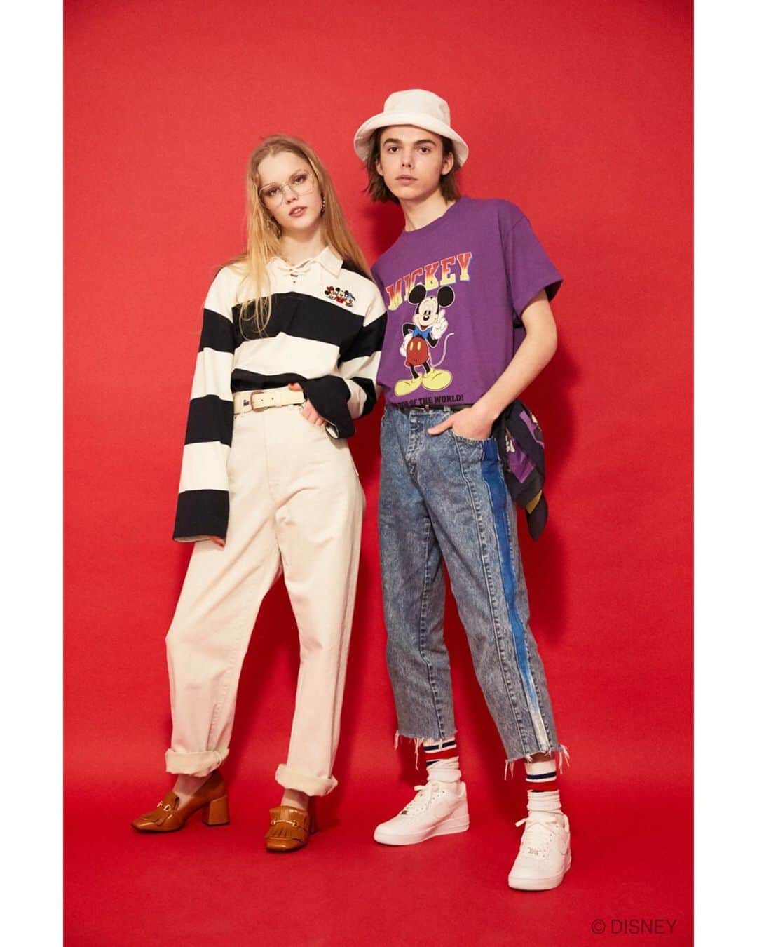 のインスタグラム：「"Disney SERIES CREATED by MOUSSY" 12th COLLECTION NOW ON SALE --------------------------------------------- 2020 EARLY SUMMER COLLECTIONで注目すべきは、 特別にオリジナルで描き起こした「祭(まつり)」シリーズ。 ㅤㅤㅤㅤㅤㅤㅤㅤㅤㅤㅤ 様々な表情で楽器を演奏しているキャラクターを 珍しい和装スタイルで各アイテムに落とし込み、 今までにない新たな魅力を引き出しました。 ㅤㅤㅤㅤㅤㅤㅤㅤㅤㅤㅤ 前コレクションに引き続き、 90年代のカルチャーシーンからインスパイアされたエッセンスをベースとしたラインナップをお楽しみください。 ㅤㅤㅤㅤㅤㅤㅤ MICKEY MOUSEを愛する人たちが 素敵に見えるように。 ㅤㅤㅤㅤㅤㅤㅤㅤㅤㅤㅤㅤㅤ いつまでも いくつになっても とまどうことなく ずっと着続けられる洋服。 ここで出会える特別な MICKEY MOUSEアイテムをMOUSSYは提案します。 --------------------------------------------- ■MD LACE-UP FRIENDS RUGER SHIRT(010DSY90-0100) ■MD BOW TIE MICKEY TEE(010DSY90-0060) ■MD COLOR BLOCK SCARF(010DSB50-0490) ■MD MICKEY SPORTY TUNIC(010DSY90-0250) ■MD CALIFORNIA SUMMER LONG SLEEVE TEE(010DSY90-0110) ■MD MATSURI SACOSH(010DSB51-0520) ■MD PATCH DENIM SHIRT(010DST11-0240) ■MD CHENILLE PATCH ROUND BAG(010DST51-0210) ■MD BOW TIE MICKEY TEE(010DSY90-0060) ■MD CLASSIC LONG SLEEVE HAWAIIAN SHIRT(010DSY30-0070) ■MD MORTY＆FERDIE EARRINGS(010DSB50-0500) ■MD MATSURI SCARF(010DSB50-0480) ■MD POP ART MICKEY TEE(010DSY90-0050) ■MD MICKEY STRIPE KNIT(010DSM70-0010) --------------------------------------------- 2020.03.25 wed Release✨ SHEL'TTER WEB STORE・The SHEL'TTER TOKYO表参道原宿店にて限定発売中！ ※一部商品は、SHEL'TTER WEB STORE限定でオーダーが既定数に達した場合に発売が決定するスペシャルアイテムとなっております。 #MOUSSY #DisneySERIESCREATEDbyMOUSSY #MOUSSY_Disney #MICKEYMOUSE」
