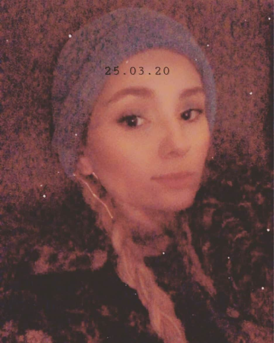 アビゲイル・ブレスリンさんのインスタグラム写真 - (アビゲイル・ブレスリンInstagram)「Quarantine sucks but i kinda look cute in beanies?  #narcissism」3月25日 12時13分 - abbienormal9