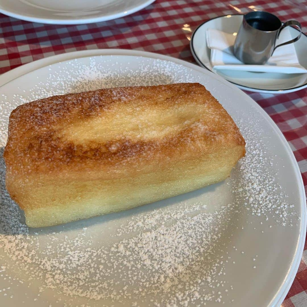 楊原京子さんのインスタグラム写真 - (楊原京子Instagram)「今まで食べたフレンチトーストで1番美味しいフレンチトースト!!!お腹がいっぱいでも入ってしまう。 中がフワッフワ....♡そして、バナナジュース割りの きょうこの青汁🍌今はなるべくカフェインを控えてるので、至福のティータイムでした。 @christmas_tei クリスマス亭🎄🏠 ・ ・ ・ #クリスマス亭　#フレンチトースト　#きょうこの青汁」3月25日 13時43分 - kyoko.yanagihara