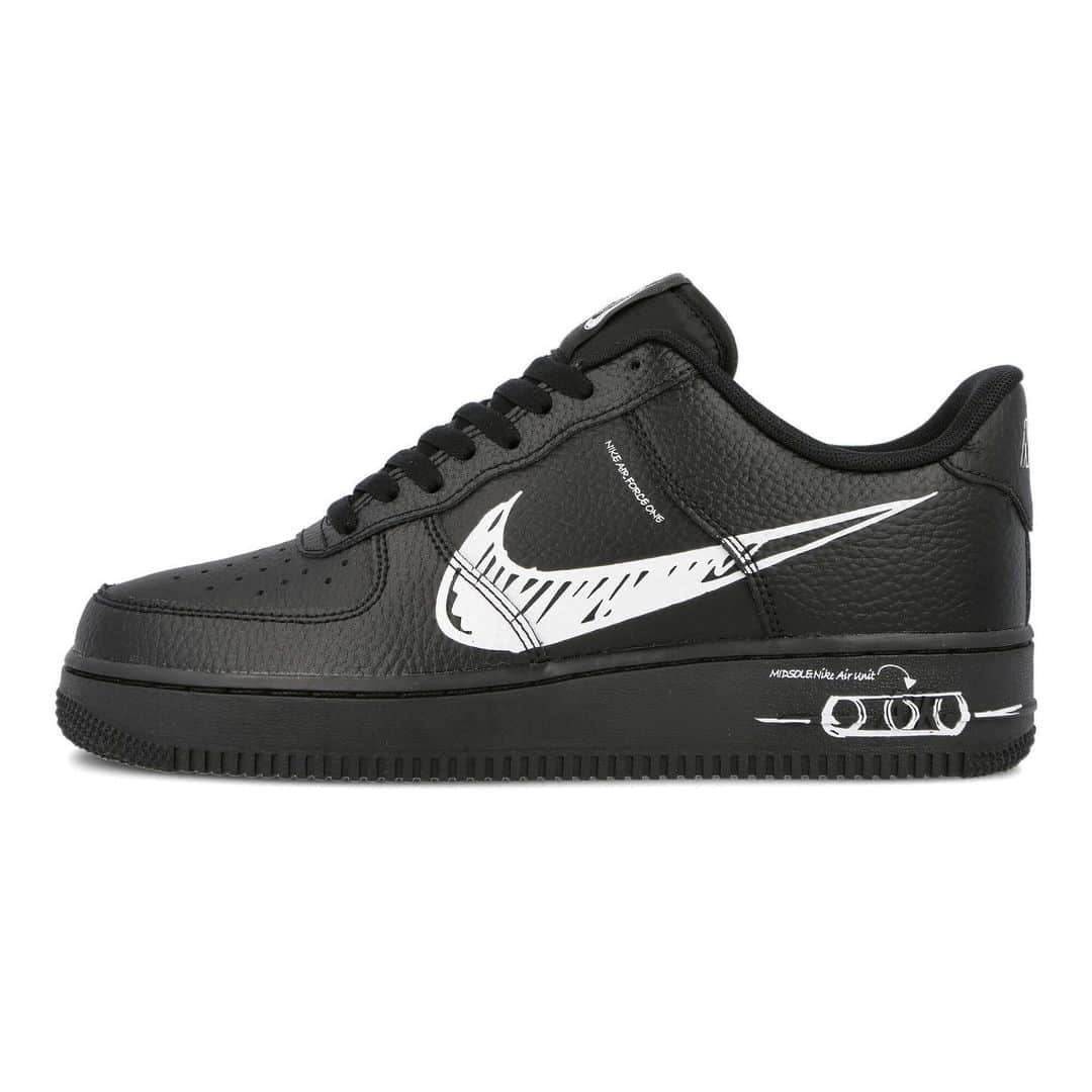 HYPEBEASTさんのインスタグラム写真 - (HYPEBEASTInstagram)「@hypebeastkicks: @nike has now served up the Air Force 1 Low “Sketch” in a “Black/White” colorway. The uppers have been constructed of black tumbled leather and equipped with a plethora of white printed details and handwritten messages. The lateral quarter spells out “Nike Air Force 1,” while “Variable Width Lacing System” appears on the medial side under the collar and “1982” has been drawn on the medial mudguard. Look for it to release at retailers like @overkillshop on April 1.⁠⠀ Photo: Overkill」3月25日 14時19分 - hypebeast