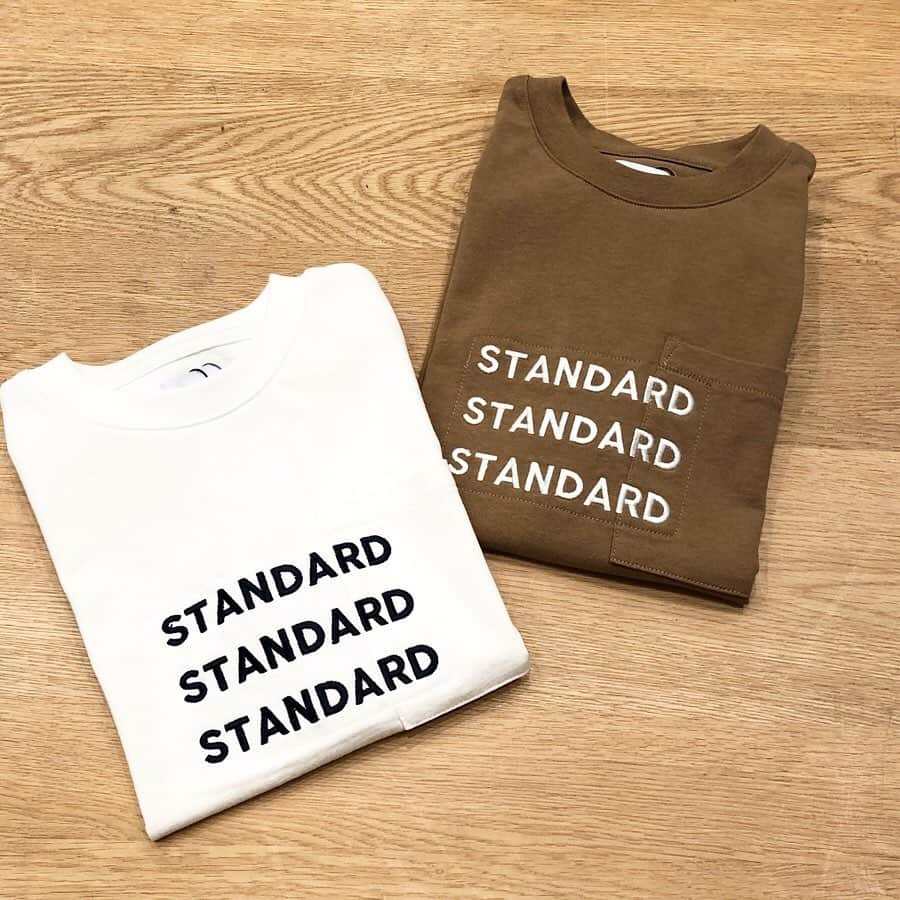 こども ビームスさんのインスタグラム写真 - (こども ビームスInstagram)「【new arrival】 ＜ARCH＆LINE ＞ STANDARD Tシャツ  シンプルなロゴがポイントの胸ポケット付きTシャツ。男女ともに着ることが出来るユニセックスでキレイめなデザインです✨ . カラー:WHITE、CAMEL サイズ: 80-135cm ¥5,800+税 145-155cm ¥6,800+税 . #archandline #アーチアンドライン #キッズ #tshirt #kids #kidstshirt #smoothy #スムージー #keen #newport #keenkids #camel #キャメル #ホワイト #white #kodomobeams  #beams  #daikanyama  #こどもビームス  #ビームス  #代官山 新作アイテムはプロフィールのリンク🔗からビームス公式サイト、こども ビームスページをチェック❗️ ※お問い合わせにつきましては、お電話にて承ります。」3月25日 14時19分 - kodomo_beams