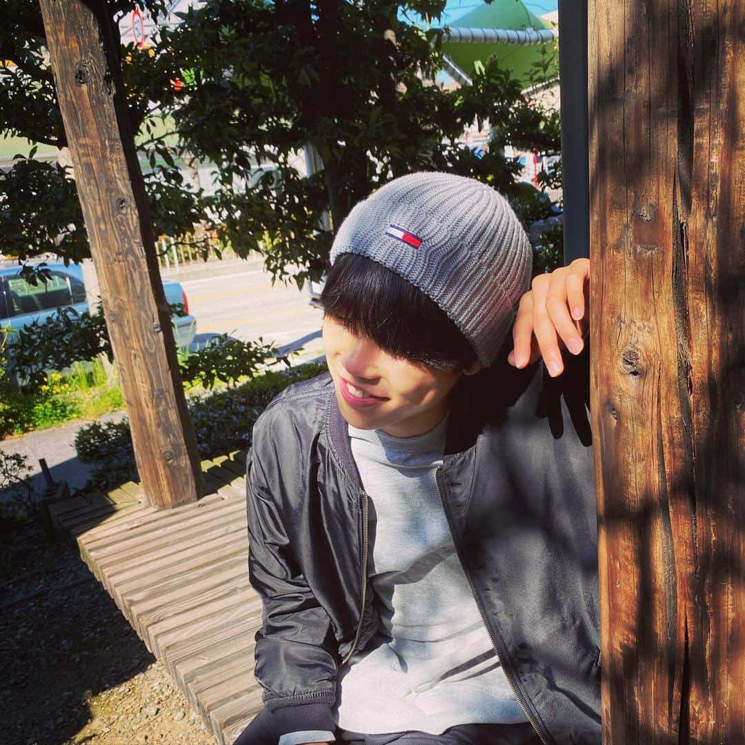 久保舜斗のインスタグラム：「お久しぶりです。🌞🌞 #shunto #avex #日差し」