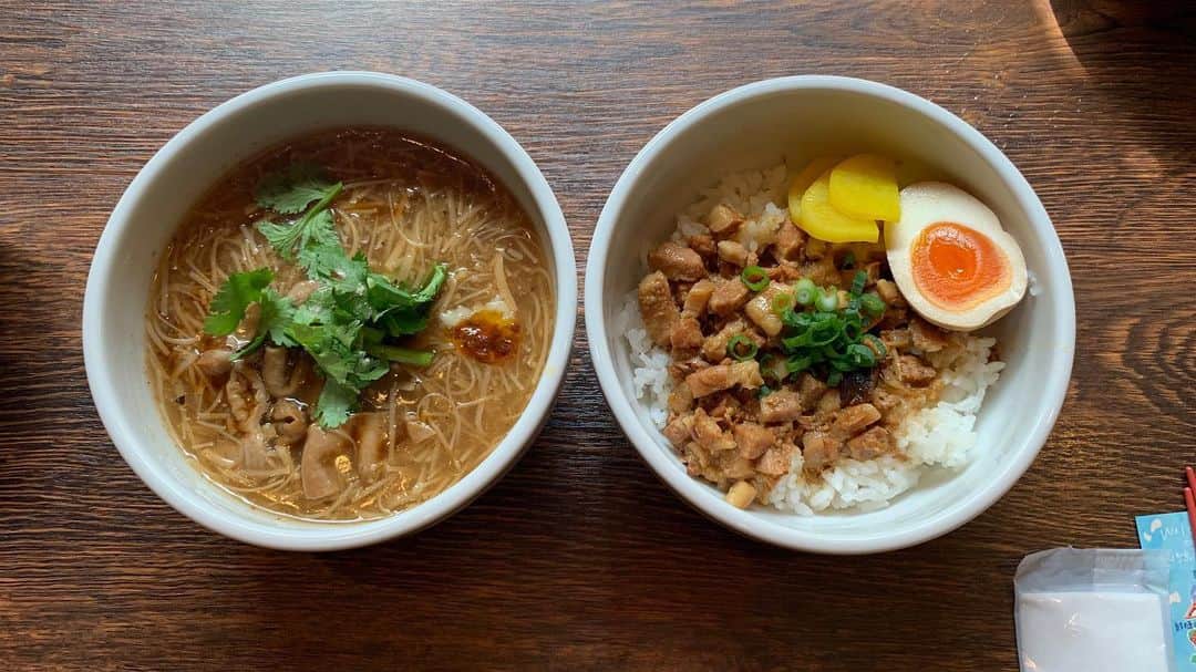 MAX鈴木さんのインスタグラム写真 - (MAX鈴木Instagram)「ルーロー飯と麺線  うめかった❤️ 動画撮ったから楽しみにしててね😍  #台湾料理」3月25日 21時12分 - max_suzuki