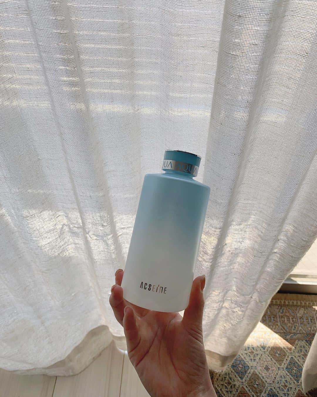 のインスタグラム：「ㅤㅤㅤㅤㅤㅤㅤㅤㅤㅤㅤㅤㅤ 2本目に突入した アクセーヌ(@acseine_jp)の化粧水🧊 ㅤㅤㅤㅤㅤㅤㅤㅤㅤㅤㅤㅤㅤ 低刺激性のやさしい使い心地で、 べたつかず、さらっとしているのに 長時間うるおいが続く化粧水なのです ㅤㅤㅤㅤㅤㅤㅤㅤㅤㅤㅤㅤㅤ おしみなく使えるたっぷりサイズもうれしい🙆🏻‍♀️♡ ㅤㅤㅤㅤㅤㅤㅤㅤㅤㅤㅤㅤㅤ #アクセーヌ #モイストバランスローション #潤いが肌になる #乾燥肌卒業 #水色の化粧水 #ACSEINE_PR」