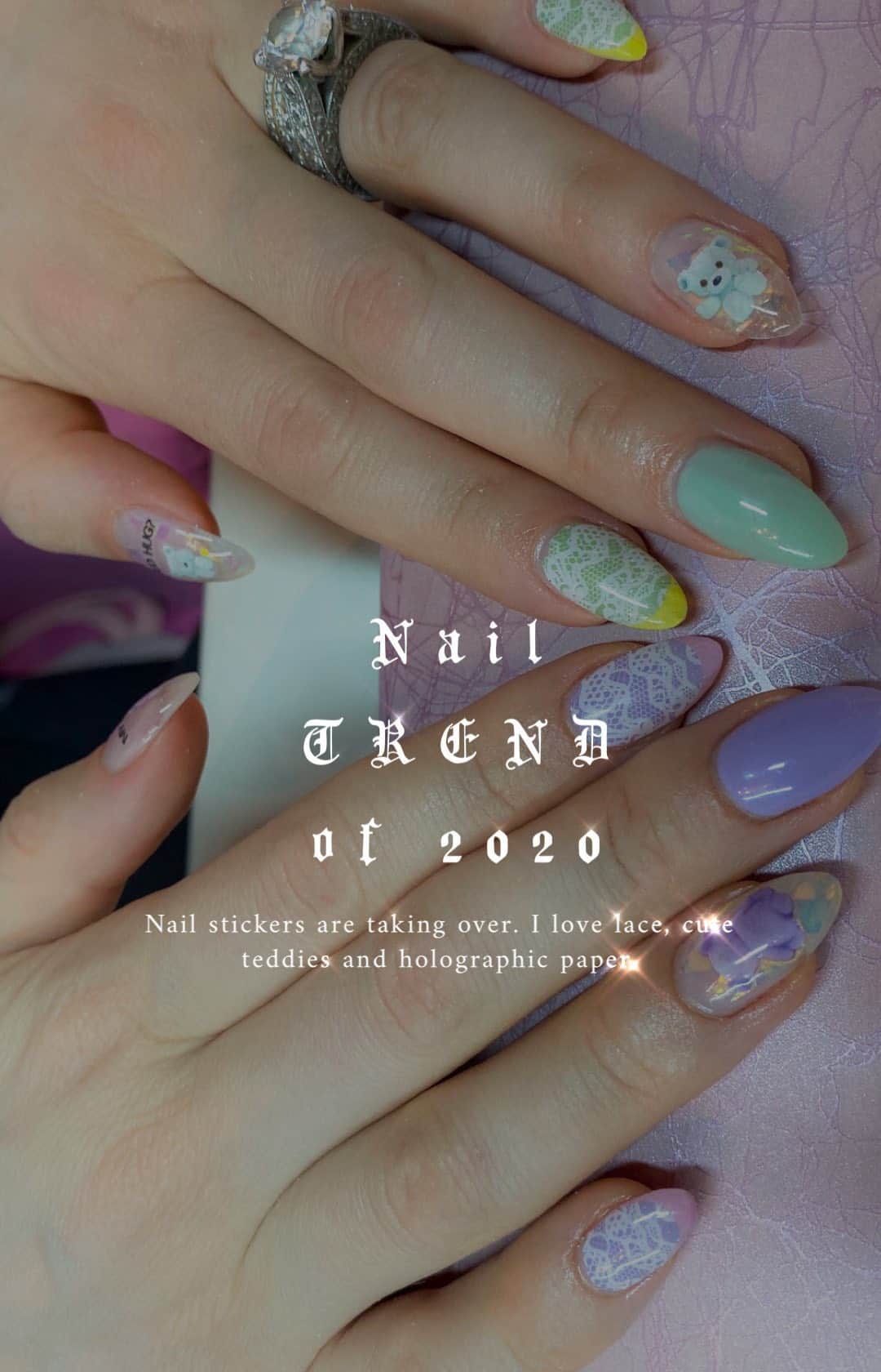 RJMStyleのインスタグラム：「My nails no longer look like this 🤭 They are a mess!!! We are currently in Australia 🇦🇺trying our best to stay at home 🏡 and practising #socialdistancing. I miss my #nailart #nailsofinstagram #RJMmanicure」