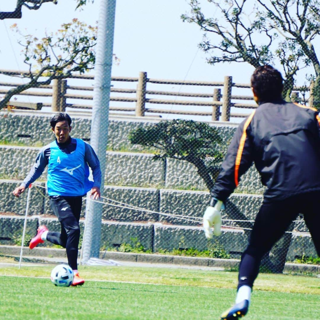 愛媛FCさんのインスタグラム写真 - (愛媛FCInstagram)「today's training💪⚽️💪⚽️ 再開に向けて…  #忽那喬司 #原裕太郎 #横谷繁 #西田剛 #池田樹雷人  #田中裕人 #ehimefc」3月25日 16時48分 - ehimefc12