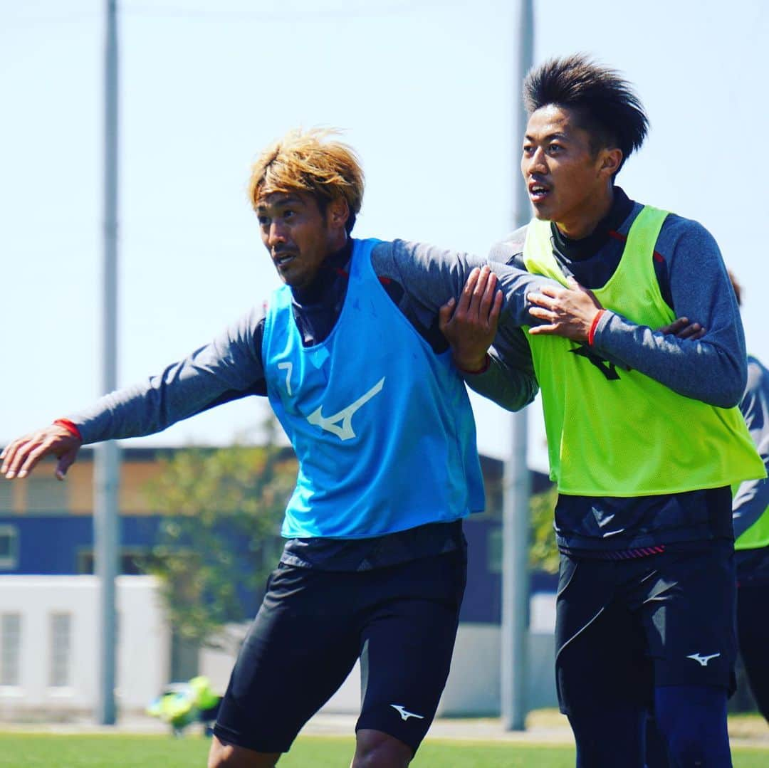 愛媛FCさんのインスタグラム写真 - (愛媛FCInstagram)「today's training💪⚽️💪⚽️ 再開に向けて…  #忽那喬司 #原裕太郎 #横谷繁 #西田剛 #池田樹雷人  #田中裕人 #ehimefc」3月25日 16時48分 - ehimefc12