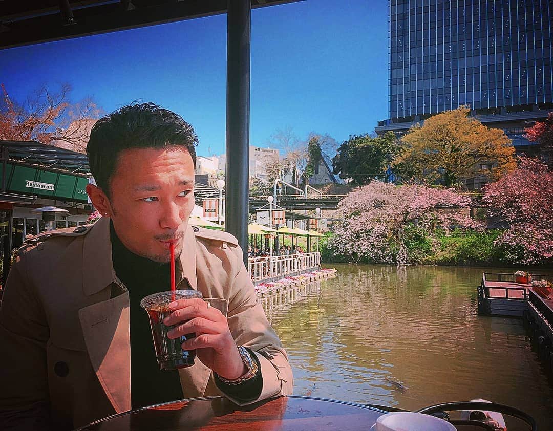 梅野源治のインスタグラム：「🌸🌸🌸 #桜 #花見 #一時間だけみて終了」