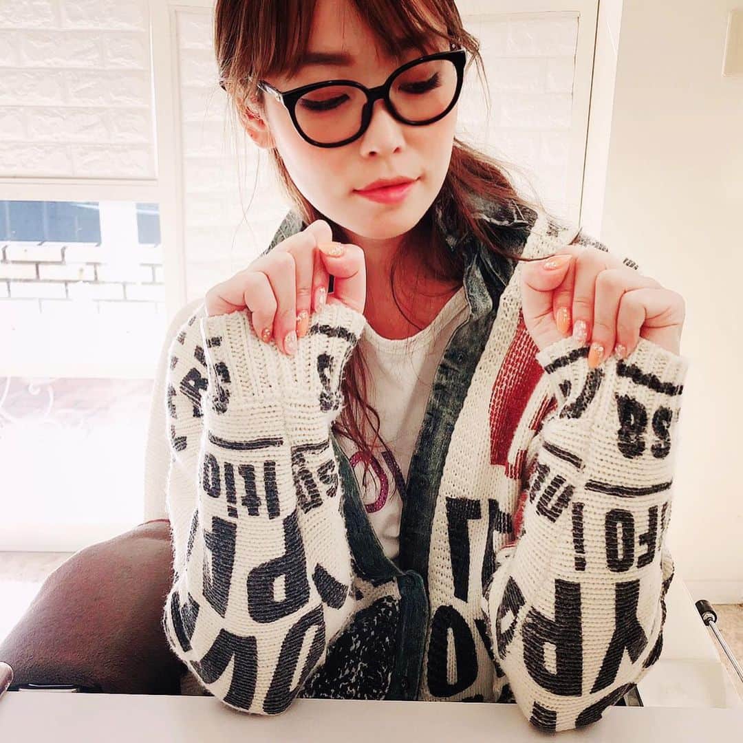 MAYUMIのインスタグラム：「オレンジ🧡💅 @ellyrose_rosa #thanksalot  #ジェルネイル　#nailart」