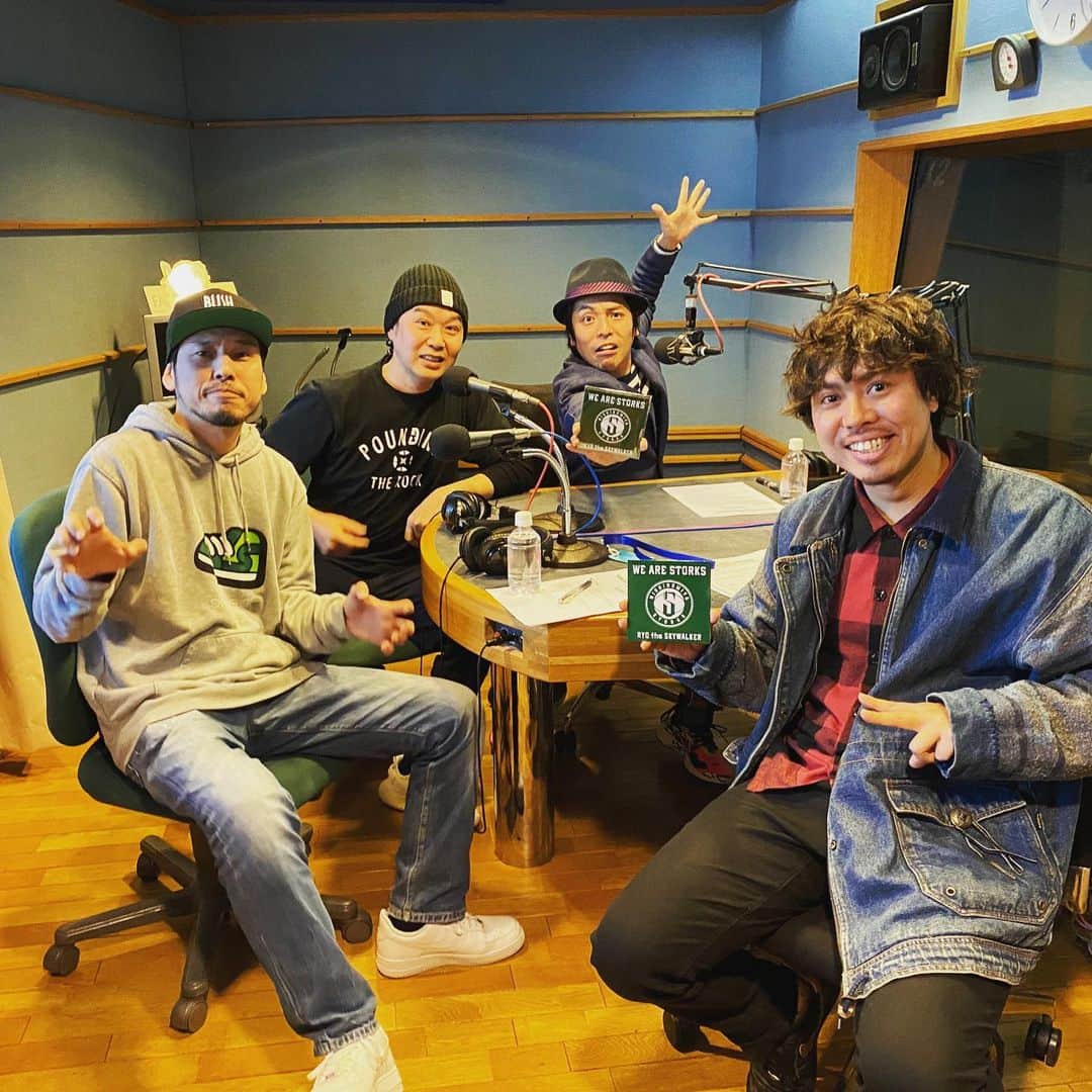 RYO the SKYWALKERのインスタグラム：「Kiss FM KOBE「BASKETBALL FREAKS」におじゃましました！楽しかったw  放送は金曜日20:00から！  サーカスフォーカス little beeさん ＆ ichiさん、安永さんありがとうございました！ #kissFM #神戸」