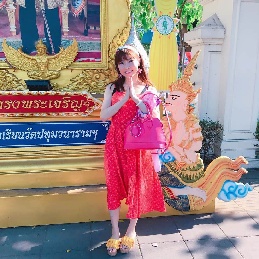 DJ MIYAさんのインスタグラム写真 - (DJ MIYAInstagram)「こんばんはぁぁ❤️Bangkok旅行記・Mar.2020 trip.の続きでーきゅ💗  今月行ったきた旅の写真でーす❤️ .  バンコクの街の人が撮ってくれた写真特集💗 . 1枚目は、高校の目の前ハート♥️ . .  #バンコク　#タイ  #タイ女子旅　#タビジョ　#Bangkoktrip #トラベラー　#バンコク旅 #タイ旅行　#東南アジア旅　#旅インスタグラマー　#ひとり旅女子 #旅ブロガー　#タイ旅行記　#インスタグラマー　#バンコクホテル #旅インフルエンサー #バンコクグルメ　#バンコク旅行　#今日のコーデ　#今日のファッション #バンコク街 #旅好き女子 #タイとわたし  #マイトリップMIYA」3月25日 17時46分 - dj_miya