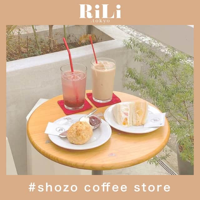 RiLiさんのインスタグラム写真 - (RiLiInstagram)「🐘マークのおしゃれカフェ【shozo coffee store】☕️🌿 ..... 表参道にある【shozo coffee store(ショウゾウコーヒーストア)】☕️栃木の黒磯･那須塩原に拠点を置く、カフェブームの原点ともいわれている“shozo cafe”が手掛けた東京の店舗だよ💁‍♀️💓 このカフェの人気メニューはスコーン🧈サクフワ食感で1度食べたらヤミツキになるんだとか🤤🍴イートインだけでなく、ジャムやシロップなどのお土産も買えちゃうの🍓ゾウさんマークが目印だよ🐘 落ち着いた雰囲気の店内でまったりとした時間を過ごしちゃおう🕰本店のshozo cafeが気になった子はぜひそちらも訪れてみてね😉🌷 ❣❣❣❣❣ サイトやSNSで掲載させていただくお写真募集中😘📸 かわいいコーデやアイテム、注目スポットなどが撮れたら、ハッシュタグ→#rili_tokyo  を付けて投稿❗ ． Special Thanks💋 Photo by @kanasanpo_1106 @___citron @naa019 @sho__0812 @naka_____kana @miho_jiyu @ren.eclair @___7.etoiles___ @kmt.7 ． . #春 #shozocoffeestore #ショウゾウコーヒーストア #表参道カフェ #表参道 #カフェ巡り #スコーン #フルーツサンド #青山カフェ #東京カフェ #ブラウンコーデ #ベージュコーデ  #ワントーンコーデ #シンプルコーデ  #カジュアルコーデ #ガーリーコーデ #置き画 #置き画くら部 #今日のコーデ #コーデ #コーディネート #RiLi  #おしゃれさんと繋がりたい #お洒落さんと繋がりたい #ファッション #패션스타그램 #ootd #outfit」3月25日 18時01分 - rili.tokyo
