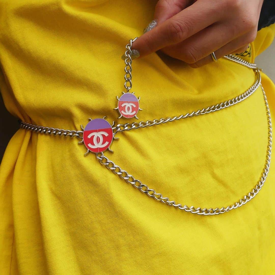 Vintage Brand Boutique AMOREさんのインスタグラム写真 - (Vintage Brand Boutique AMOREInstagram)「Vintage Chanel ladybug chain belt ▶︎Free Shipping Worldwide✈️ ≫≫≫ DM for more information 📩 info@amorevintagetokyo.com #AMOREvintage #AMORETOKYO #tokyo #Omotesando #Aoyama #harajuku #vintage #vintageshop #ヴィンテージ #ヴィンテージショップ #アモーレ #アモーレトーキョー #表参道 #青山 #原宿#東京 #chanel #chanelvintage #vintagechanel #ヴィンテージ #シャネル #ヴィンテージシャネルバッグ」3月25日 18時00分 - amore_tokyo