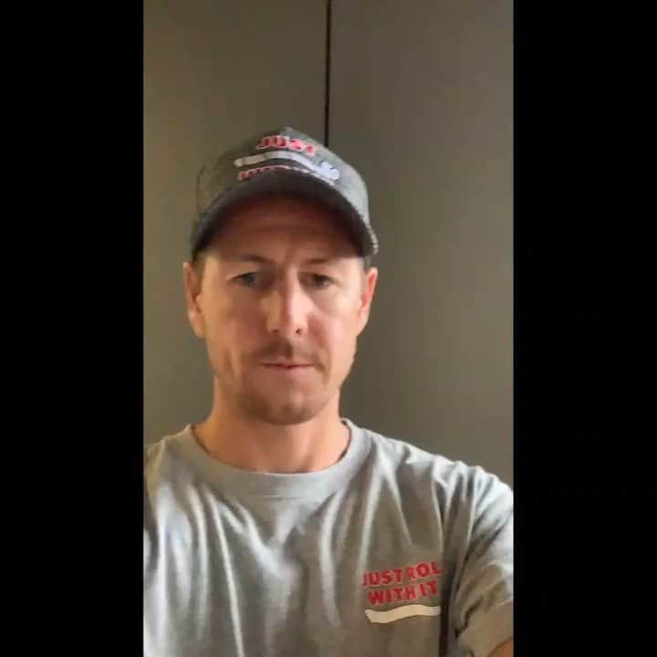 ネイサン・バーンズのインスタグラム：「@paladinsports have come up with a way to support your local sports club, community group or even a local business that is suffering as a result of this unprecedented Covid 19 crisis.  Listen!....Isolate!...stay safe!  Just roll with it!!! For every hat or tee shirt sold @paladinsports will donate $10 (all of the profits) to the organisation you nominate.」
