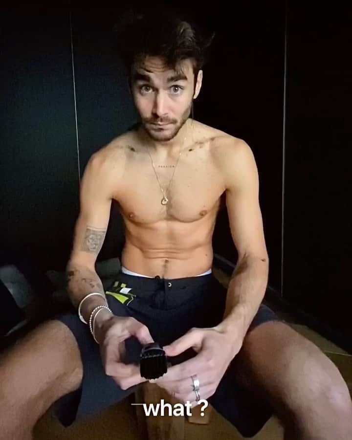 NICOLAS SIMOESのインスタグラム：「Do you think I did it? 😂」