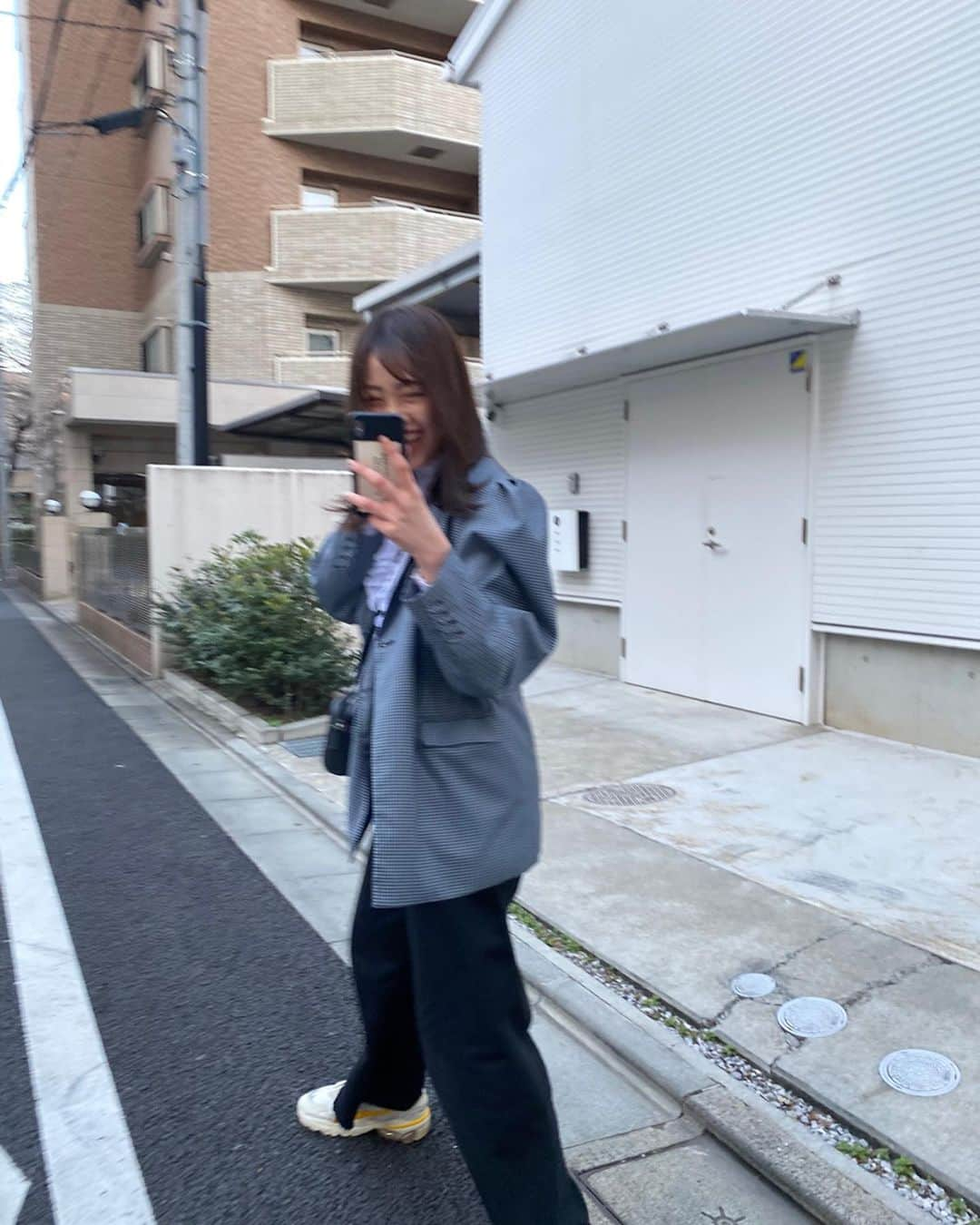 moca さんのインスタグラム写真 - (moca Instagram)「美羽カメラ🐥 300枚以上撮ってくれたの🤣 めちゃくちゃ笑ってるよ笑 謎のジャンプポーズも載せる！笑  にしてもカメラマンみうの動きが最高すぎてずっと二人で大爆笑😂」3月25日 21時22分 - moca_lol