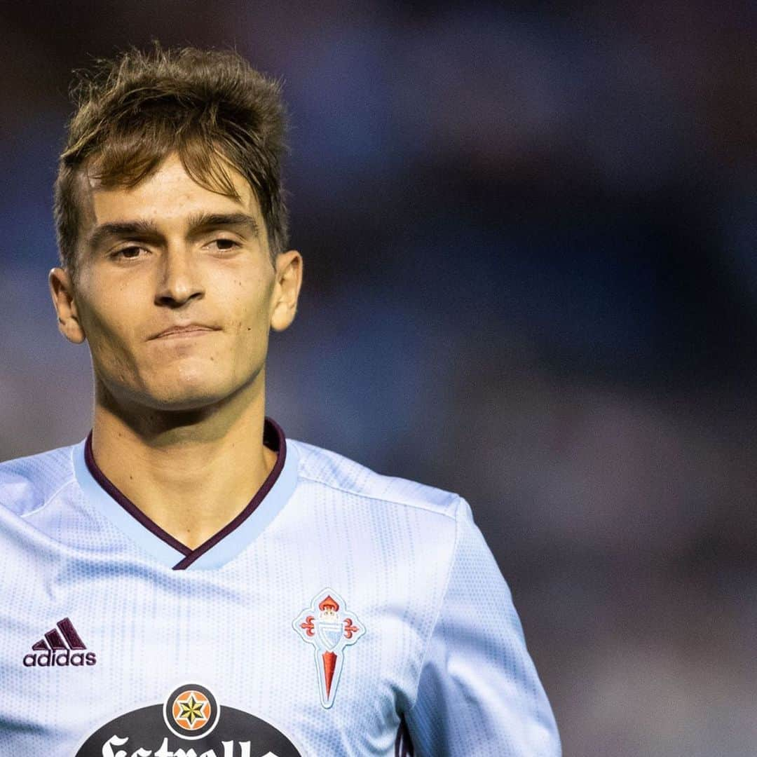 LFPさんのインスタグラム写真 - (LFPInstagram)「💙 The @rccelta PLAYMAKER! ✨ • 💙 ¡Un JUGÓN en el #Celta! ✨ • #DenisSuárez #LaLiga #LaLigaSantander #StayHome」3月25日 21時53分 - laliga