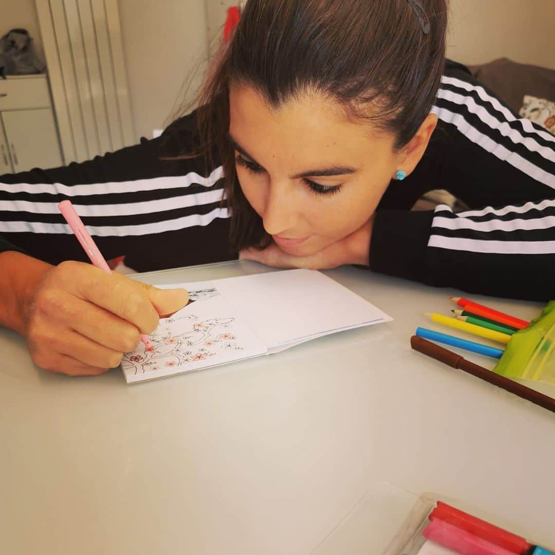 マルタ・メネゲッティさんのインスタグラム写真 - (マルタ・メネゲッティInstagram)「Here to create 🎨  #hometeam #arteterapia #coloring #book #arttherapy @adidas @adidasita」3月25日 22時40分 - marta_menegatti