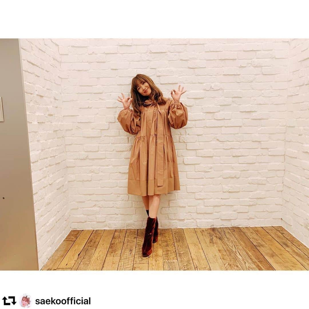 Taki Tanakaさんのインスタグラム写真 - (Taki TanakaInstagram)「#ヌメロヴェントゥーノ を着たかわいいさえちゃん♡ #saeko in #N21 #紗栄子　#numeroventuno  @iza_official #instorenow #入荷 #izastagram ・  #repost @saekoofficial ・・・ さて🌹 abemaTVでレギュラーで参加させていただいた「いきなりマリッジ3」の最終回が本日から配信されます💘 毎回出演されているカップル達には上手くいってほしいなぁとスタジオで見守らせていただいているのですが、いよいよ今日は決断の日の放送です💘 皆さん是非ご覧ください🌹 onepiece @numeroventuno  shoes @miumiu  #いきなりマリッジ3」3月25日 22時46分 - tanakataki