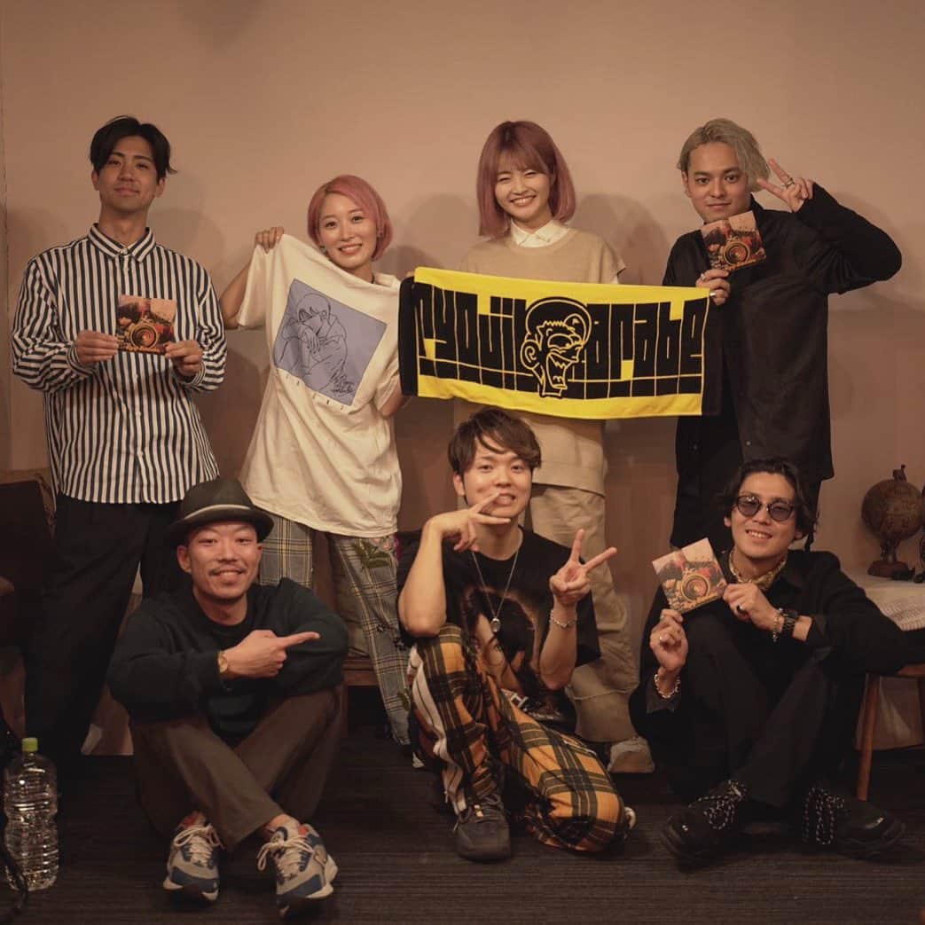 財部亮治のインスタグラム：「先週の無観客ライブ後のお写真。 大切な仲間たちです😊」