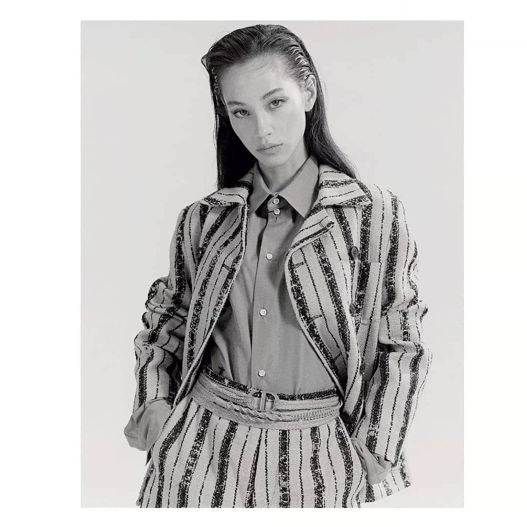 のインスタグラム：「3月23日 発売 CR FASHION BOOK JAPAN ISSUE 4  SPRING/SUMMER 2020  Photo #JunYasui  Styling #MasakoOgura  Hair&Make-up #RieShiraishi Model #KikoMizuhara #水原希子」