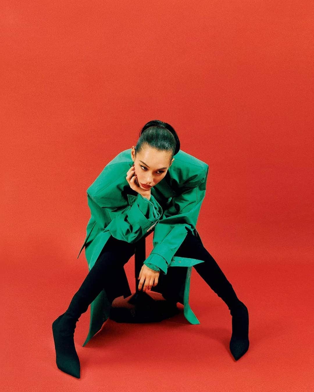 のインスタグラム：「3月23日 発売 CR FASHION BOOK JAPAN ISSUE 4  SPRING/SUMMER 2020  Photo #JunYasui  Styling #MasakoOgura  Hair&Make-up #RieShiraishi Model #KikoMizuhara  #水原希子」