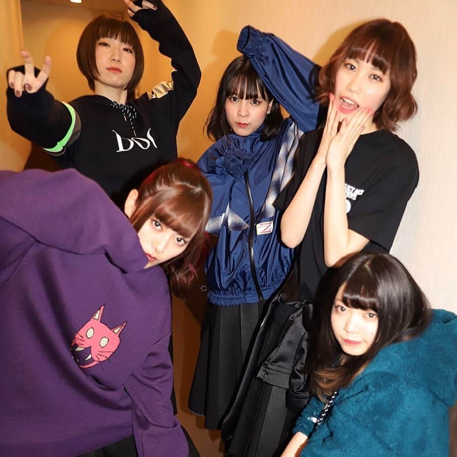のインスタグラム：「コレクション・リポート：初のBiSHに衝撃　アイドルに無知な記者が震えた「ネグレクト アダルト ペイシェンツ」無観客ライブ﻿ ﻿ 今年で38歳になる自分が「ネグレクト アダルト ペイシェンツ（NEGLECT ADULT PATiENTS以下、ネグレクト）」の3月20日の無観客ショーを取材してよいのだろうか——会場となった東京・豊洲のライブハウス豊洲ピットに向かう道中、そんな葛藤がありました。だって、出演するのがBiSH（ビッシュ）、BiS（ビス）、豆柴の大群という人気アイドルばかりだったから。﻿ ﻿ コレクション・リポートの全編は  @wwd_jp のプロフィールのリンクから﻿ ﻿ PHOTO：RYAN CHAN﻿ ﻿ #ネグレクトアダルトペイシェンツ #NEGLECTADULTPATiENTS #BiSH #BiS #豆柴の大群﻿ #WACK #クロちゃん #安田大サーカス #渡辺淳之介﻿ ﻿ ﻿ ﻿」