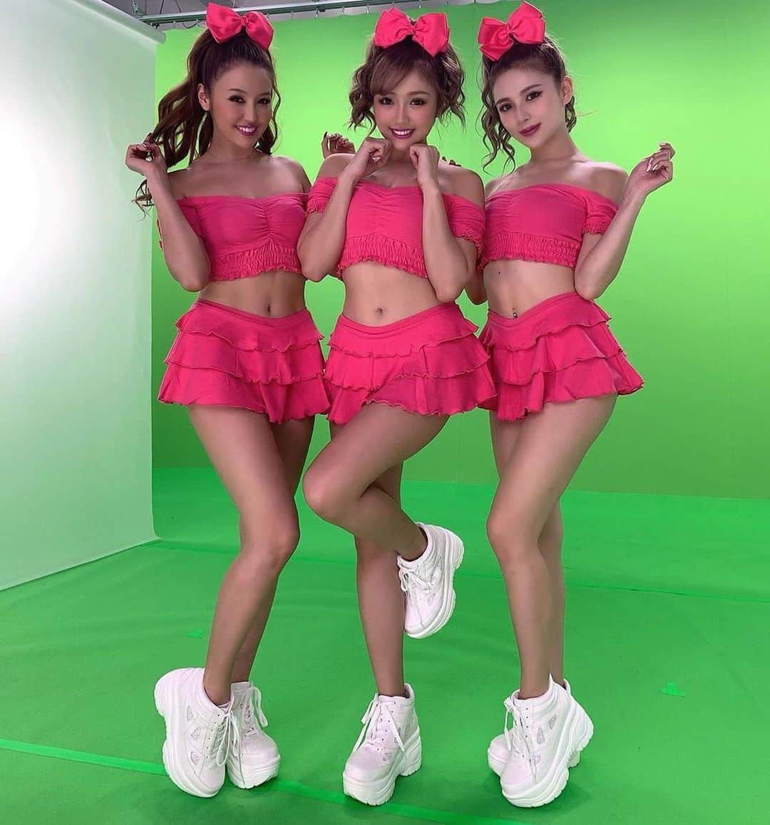 CYBERJAPAN Staffのインスタグラム：「今日の撮影は、動画とスチール📸📽❗️ 仕上がり楽しみにしていて下さい👍  repost @watanabekazue  きょうは @bonbonclinic の撮影でしたっ🎀🎀🎀 すっっっごく楽しかった！💕💕 はやく発表したいですっ( ͡° ͜ʖ ͡°)✨むふふ . リボン娘3人組👱🏼‍♀️👱🏼‍♀️👱🏼‍♀️💗 @watanabekanae @cjd_mirin . . #ボンボンクリニック #bonbonclinic #shooting #撮影 #cyberjapan #dancers #サイバージャパン #サイバージャパンダンサーズ #pink #Ribon #ピンク #チアガール #CJD #かずへー #ボンボンへー #ピンクへー #リボンへー #チアへー」