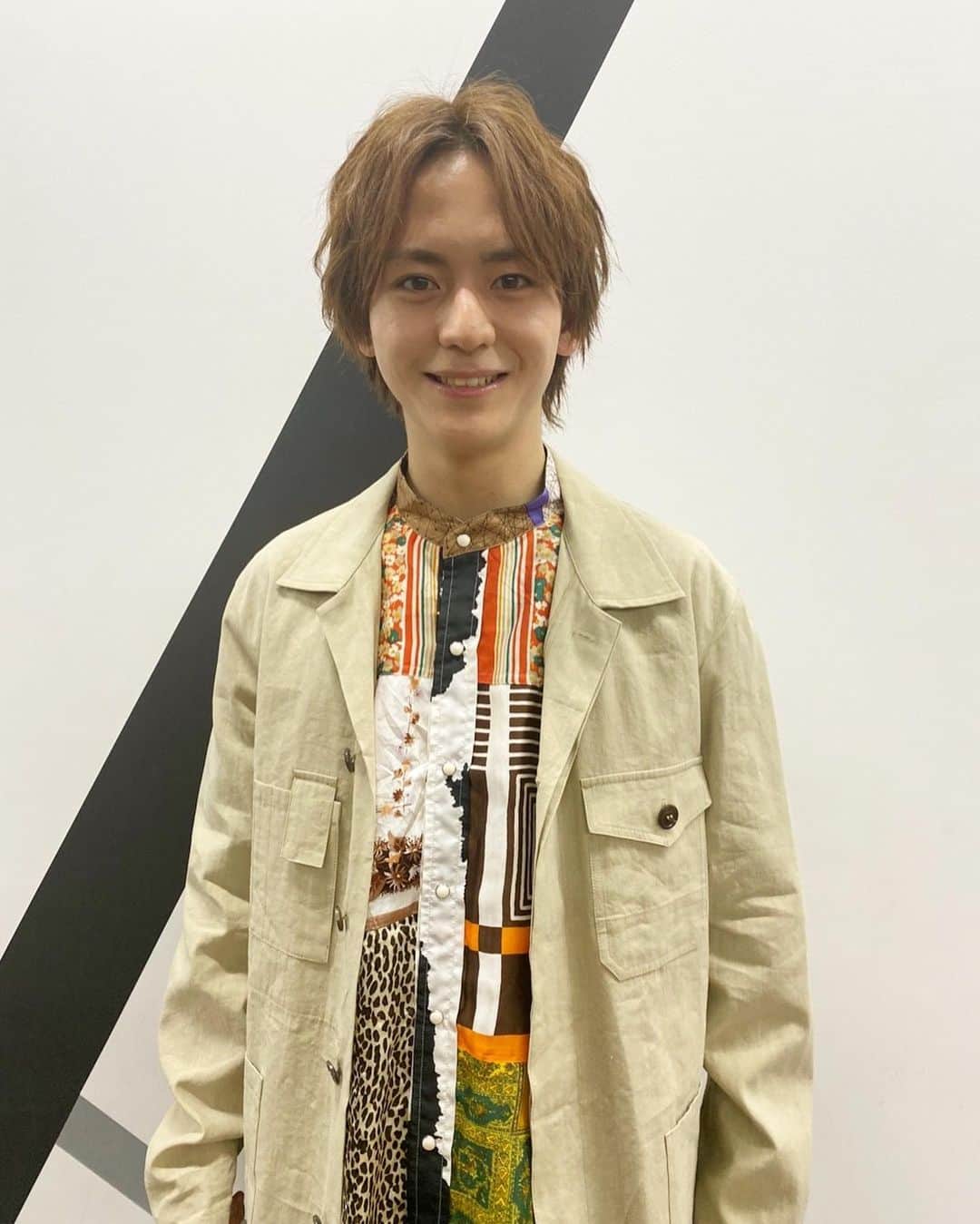 田川隼嗣のインスタグラム：「ハンサム食堂ご覧いただき ありがとうございましたーー！  動く茶髪いかがでしたか？  みんなの顔を見たら 一瞬で1ヶ月前に戻りました！！笑 また踊りたい欲が…。笑  急な参加にも関わらず受けいれてくれた 仲間、スタッフに感謝です^ ^」