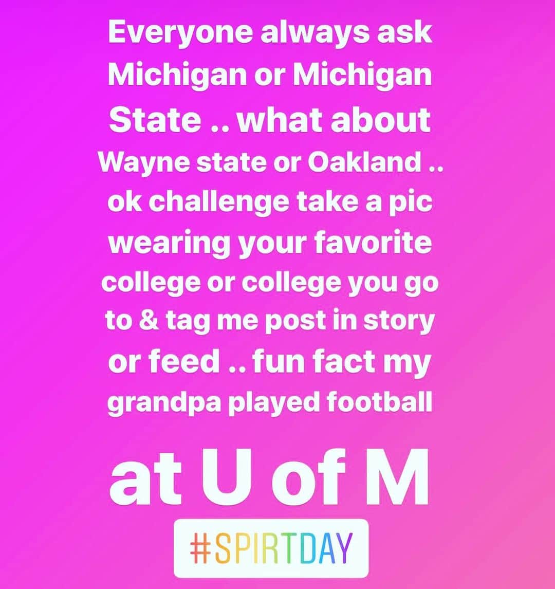 Kendra Lustさんのインスタグラム写真 - (Kendra LustInstagram)「#collegechallenge post pic in story or feed wearing your favorite college shirt or the college you go to Make you tag me!! Best post wins free new logo shirt 🙌🏻 #collegegirls #collegeboys #wednesdayvibes #spirtday」3月26日 1時10分 - kendralust