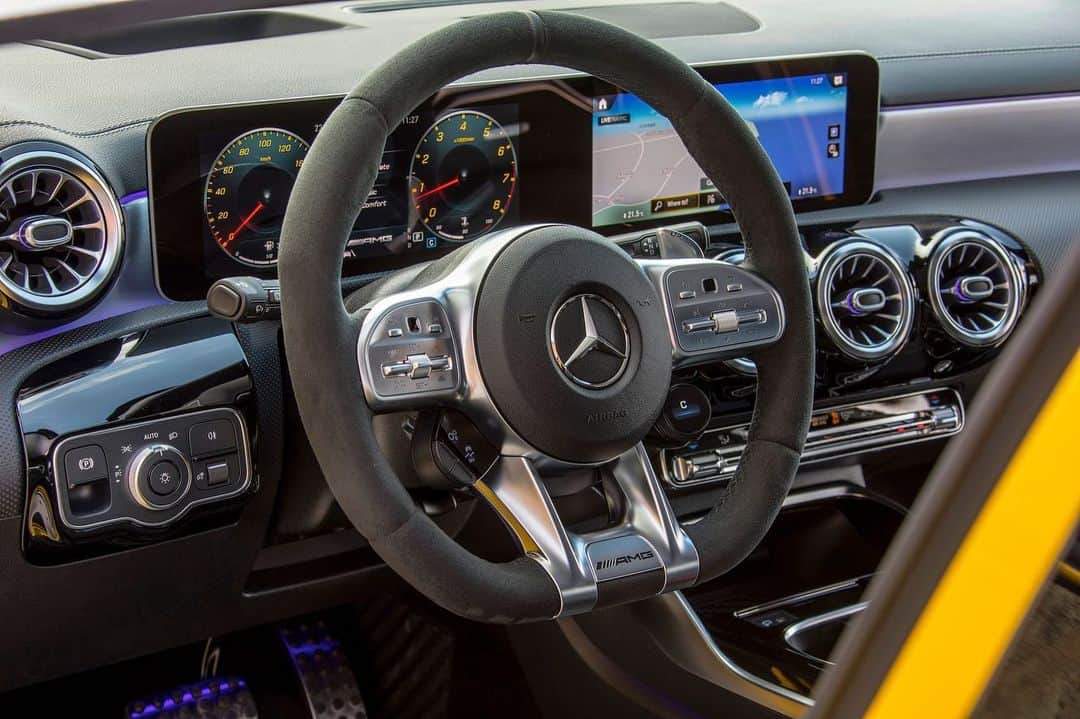 Mercedes AMGさんのインスタグラム写真 - (Mercedes AMGInstagram)「[Kraftstoffverbrauch kombiniert: 7,4–7,3 l/100 km | CO₂-Emissionen kombiniert: 169–167 g/km |  amg4.me/efficiency-statement | Mercedes-AMG A 35 4MATIC Kompaktlimousine]  Cutting-edge inside and out!  #MercedesAMG  #DrivingPerformance  #AMG  #Compact  #A35」3月26日 1時28分 - mercedesamg