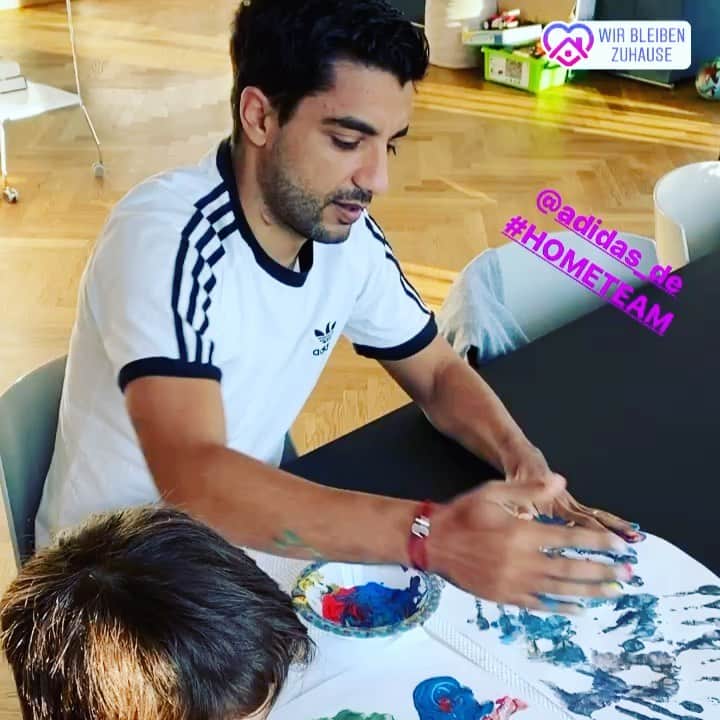 のインスタグラム：「Stay @home and be creative🙏🏽@adidas_de  #HOMETEAM」