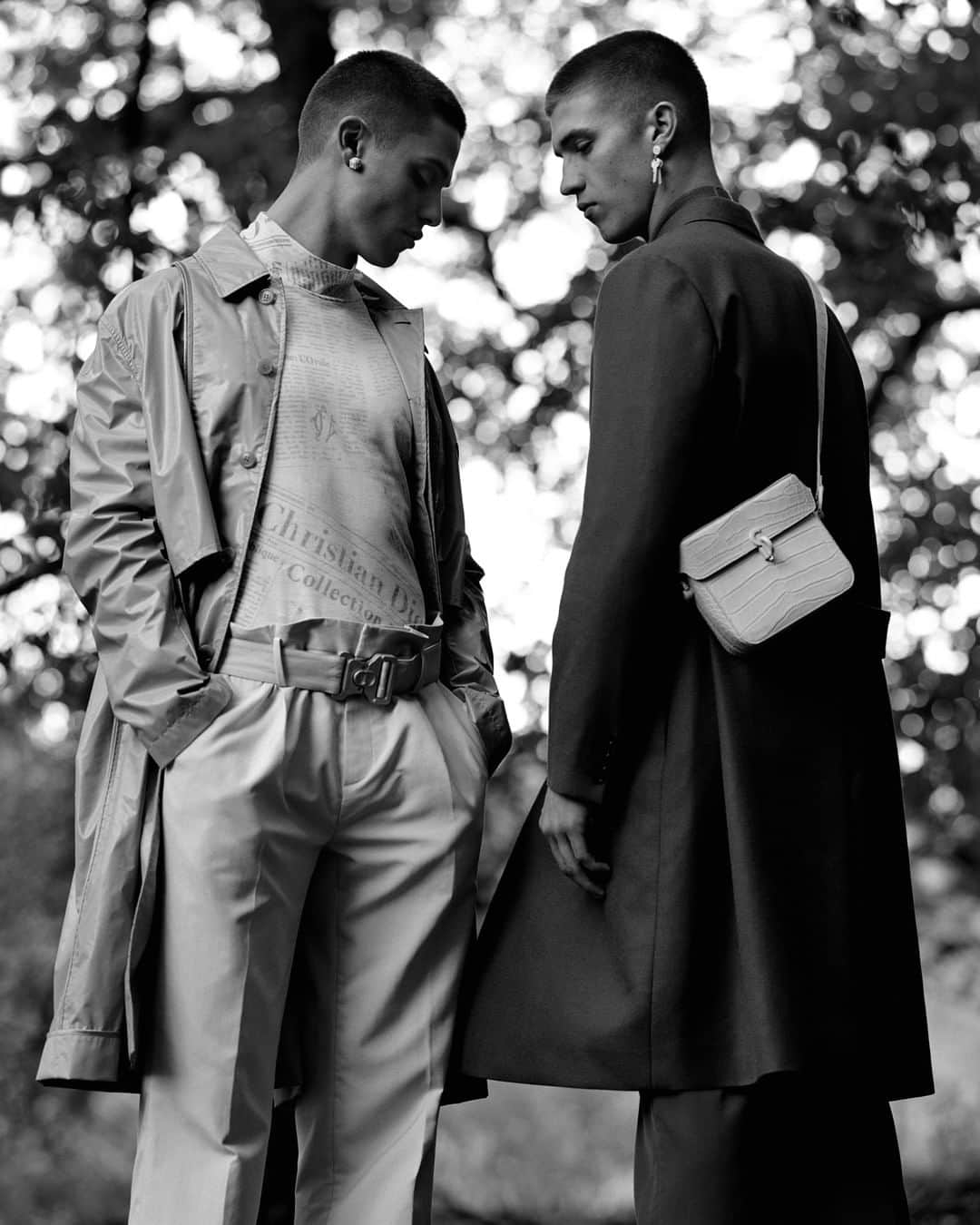 クリスチャンディオールさんのインスタグラム写真 - (クリスチャンディオールInstagram)「Model brothers @OisinMurphy_ and @Ronanemm are the 'Soul Siblings' lensed by @AlasdairMcLellan for #DiorMagazine No.30, wearing the #DiorSummer20 men's collection by @MrKimJones. Featuring a collaboration with artist Daniel Arsham, its urbanity both contrasts and harmonizes with the pastoral setting, as the minerality of colors and surfaces and the softness of the cuts highlights an elemental bond with nature and time.」3月26日 2時01分 - dior