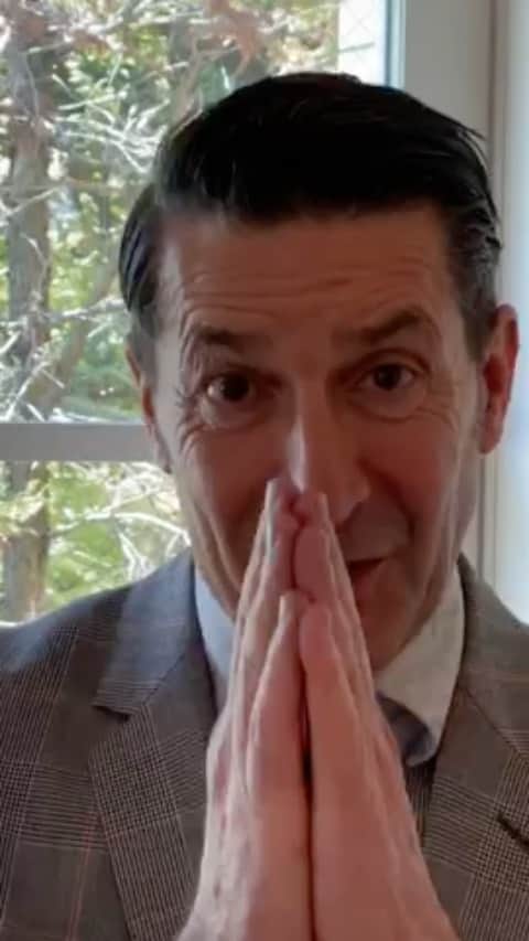 パンツェッタ・ジローラモのインスタグラム：「一緒ならきっと乗り越えられる！ Un messaggio d’incoraggiamento da parte di Girolamo Panzetta a tutti i connazionali e agli amici giapponesi! 🇮🇹🇯🇵 ジローラモ・パンツェッタから親愛なる日本の友達の皆様とイタリア人への励ましの言葉。 @ItalyMFA」