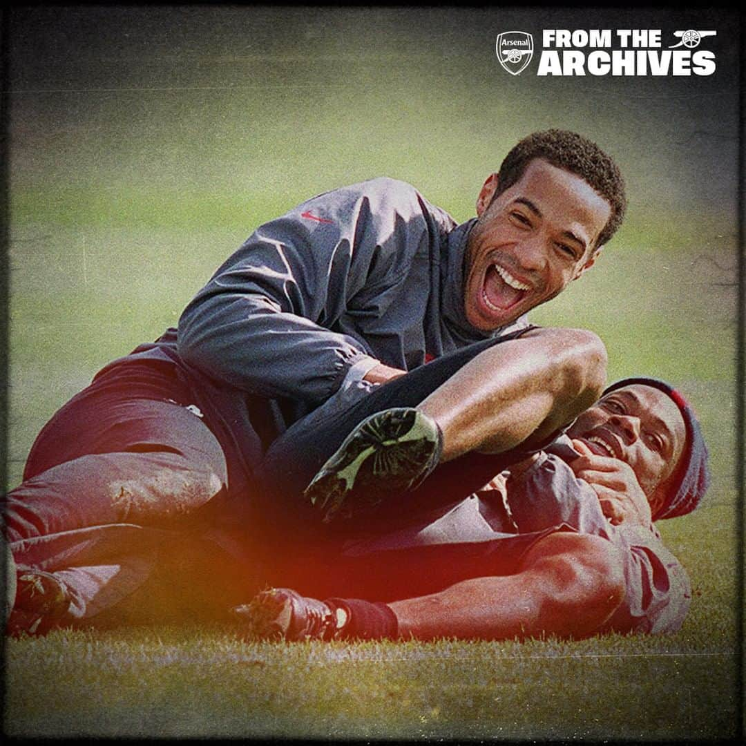 アーセナルFCさんのインスタグラム写真 - (アーセナルFCInstagram)「📸 From the archives...⁠ ⁠ 🗓 March 11, 2002⁠ 📍 Arsenal Training Centre⁠, Hertfordshire⁠ 🏃 Thierry Henry and Sylvain Wiltord⁠ ⁠ ⁠ #Arsenal #ArsenalArchives #France」3月26日 2時55分 - arsenal