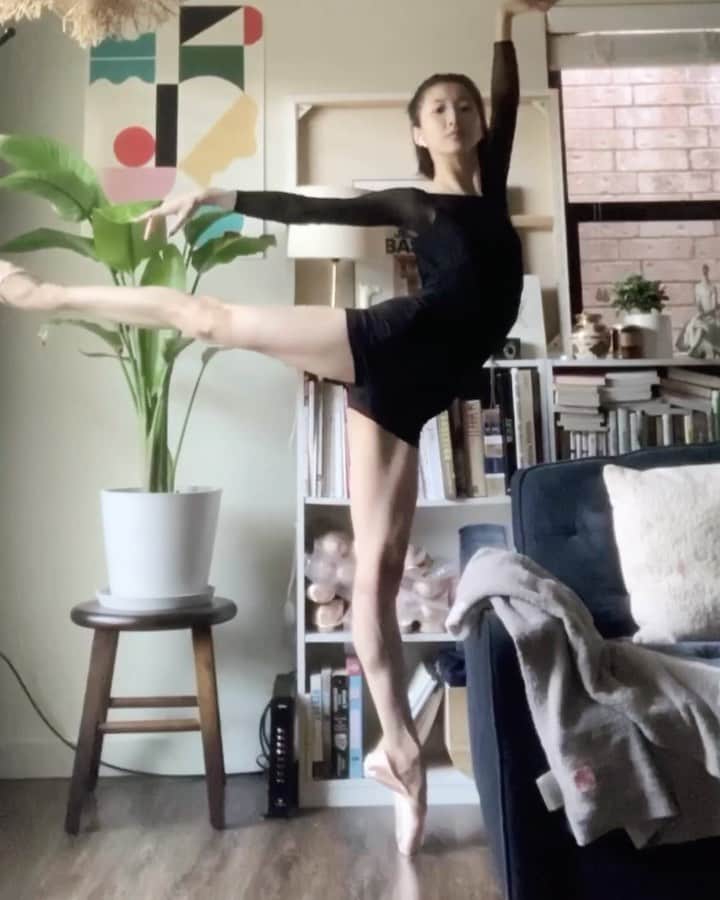 飯島望未のインスタグラム：「Without haste, but without rest.  #Goethe #StayOnYourToes  #FreedOfLondon . .  @freedoflondon  #Quarantine  焦らずに、だが休まずに。 - ゲーテ」
