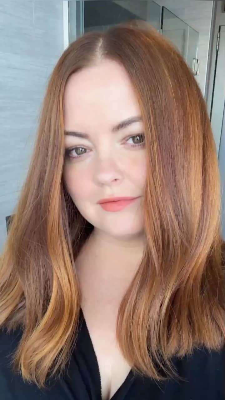 Kristin Essのインスタグラム：「As promised here’s a video of how I gloss my hair in between color appointments to keep my red tones fresh.」