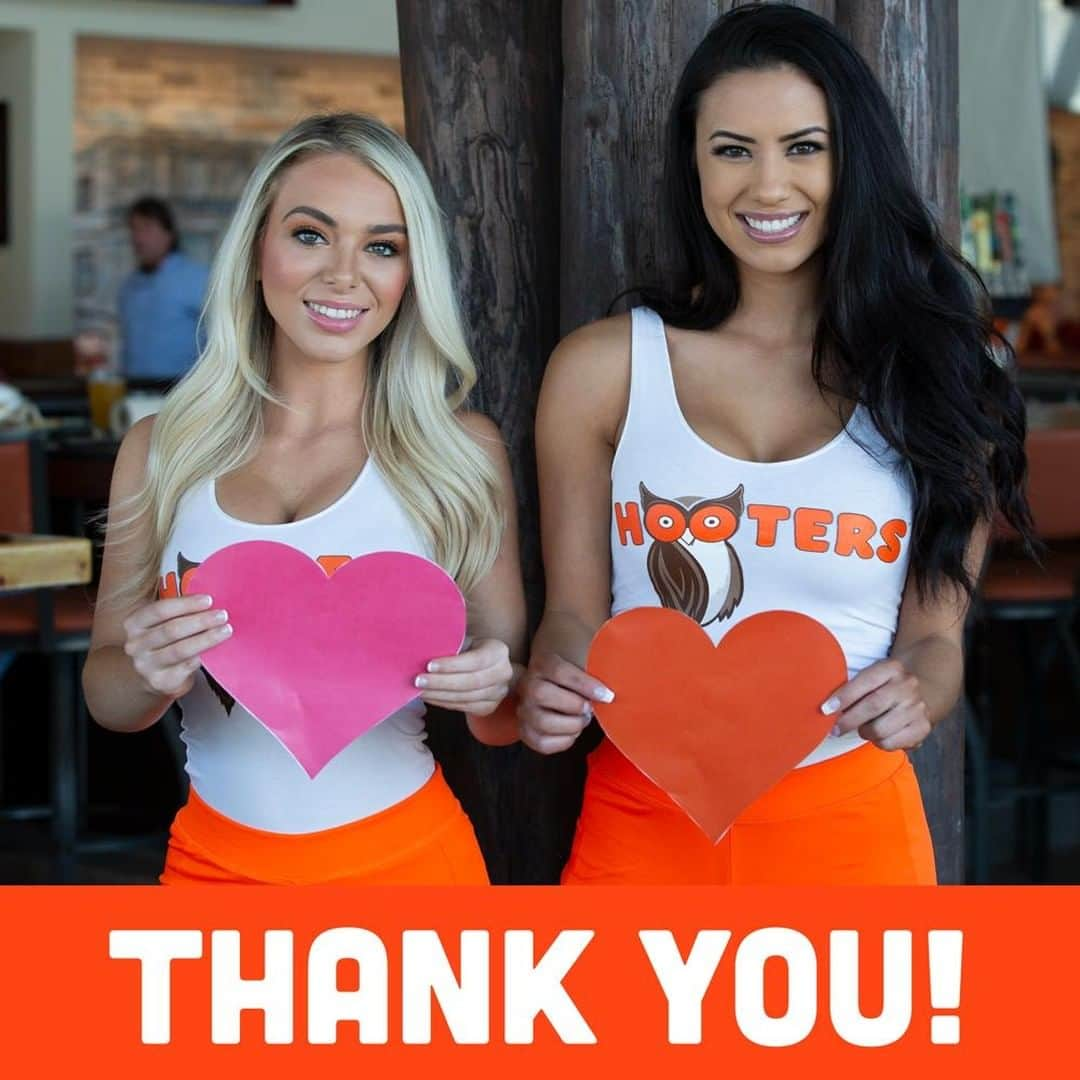 Hootersさんのインスタグラム写真 - (HootersInstagram)「To our military. To our first responders. To our medical personnel. From the bottom of our hearts, THANK YOU! You’re working hard to keep us safe so we’ll work hard to keep you fed. We’re giving you 20% your orders - just show your work IDs and we’ll take care of the rest.」3月26日 3時27分 - hooters