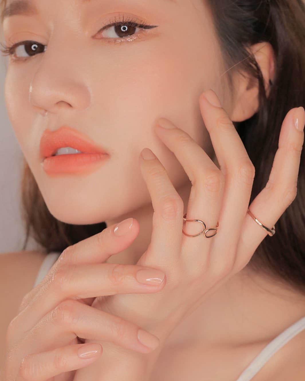 3CE Official Instagramさんのインスタグラム写真 - (3CE Official InstagramInstagram)「3CE NAIL LACQUER  무심한듯 세련된 누드톤 네일 컬러💕 - Daily simple noodie-tone nali color💕 #3CE #3CENAILLACQUER」3月26日 14時12分 - 3ce_official