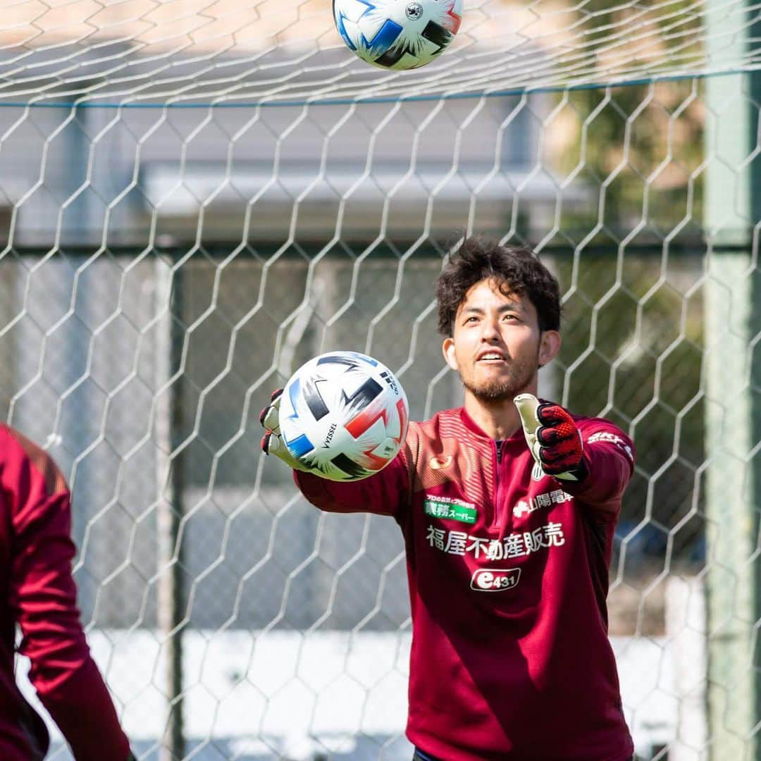 ヴィッセル神戸さんのインスタグラム写真 - (ヴィッセル神戸Instagram)「Enjoy the game ⚽️ .  #vissel #visselkobe #ヴィッセル #ヴィッセル神戸 #Kobe #神戸 #WeAreKobe #KobeForeverForward #一致団結 #JLeague #Jリーグ」3月26日 14時28分 - visselkobe