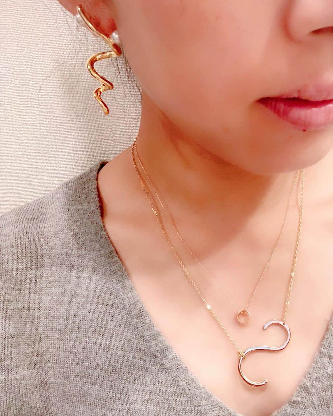 花蝶しほさんのインスタグラム写真 - (花蝶しほInstagram)「#latuastella #ラトゥアステラ #latuastellaofficial #やっと #開けられた #いつもは #黒ポーチなのに #ピンクってだけで #テンション #あがるー #しばらくは #ご機嫌で #居られるなw」3月26日 14時42分 - s1h0i1h2o