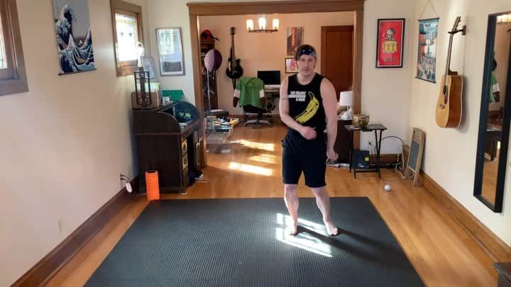 大儀見優季のインスタグラム：「Quarantine Life is better when you dance 💃 . .  #StayHome #StaySafe #PartyHome #NotOutside  #PairDanceChallenge」