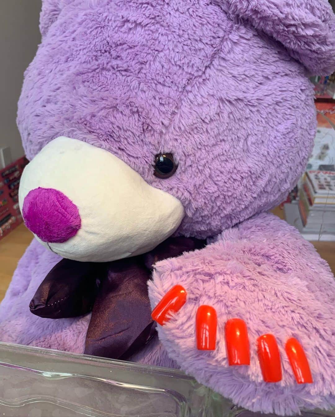 Mei Kawajiriさんのインスタグラム写真 - (Mei KawajiriInstagram)「My bear friend’s fav red using @opi #ISTOPFORRED ❣️❤️❣️❤️ She loves this color and always her go to ❤️」3月26日 7時04分 - nailsbymei