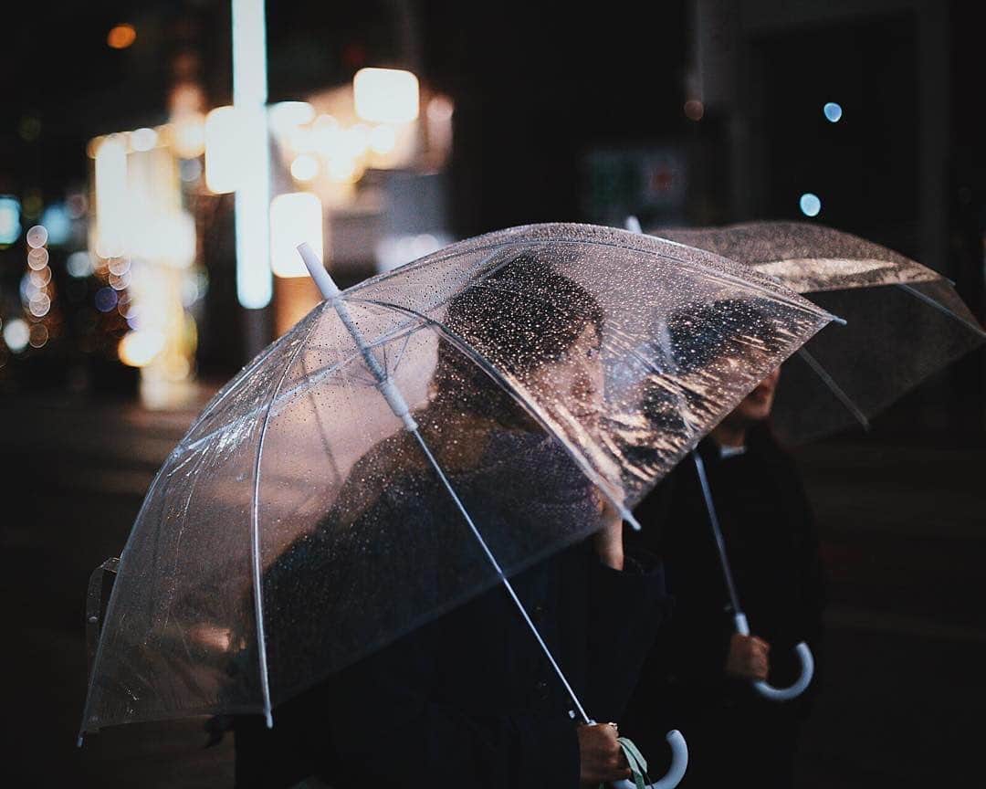 Chad Santosさんのインスタグラム写真 - (Chad SantosInstagram)「#日本 #東京 #銀座 #雨 #everydayjapan #写真 #傘 #elchadsantos #日本 #photography #streetphotography #japan #japanwireless #ptk_japan #icu_japan #instagramjapan #whp #tokyocameraclub #ginza #tokyo #bokeh #thisweekoninstagram #narapark #IGersJP #icu_japan #team_jp_ #Lovers_Nippon #natgeoyourshot #reportagespotlight」3月26日 7時41分 - elchadsantos