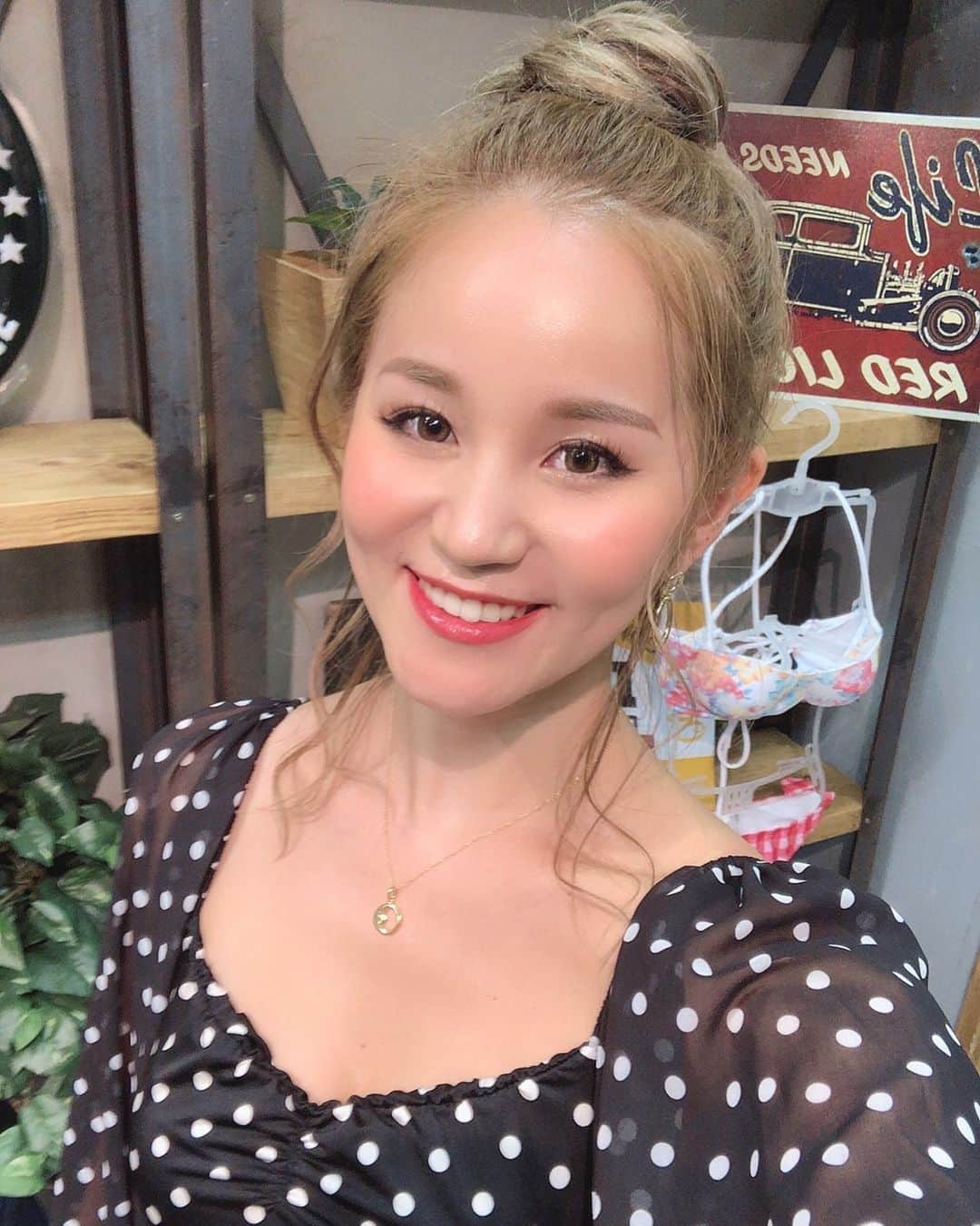 LORYのインスタグラム：「おはよう😋🌸」