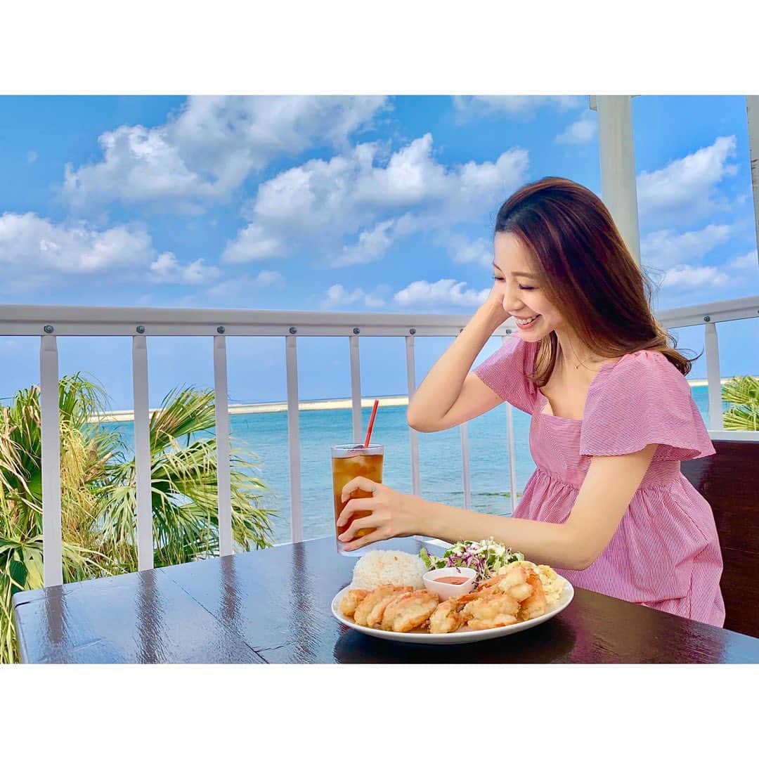のインスタグラム：「ガーリックシュリンプと空と海！﻿ ﻿ ﻿ 猫バスみたいな、ねこみっけた🐈﻿ ねこアレルギーだけど！﻿ ﻿ ﻿ ﻿」