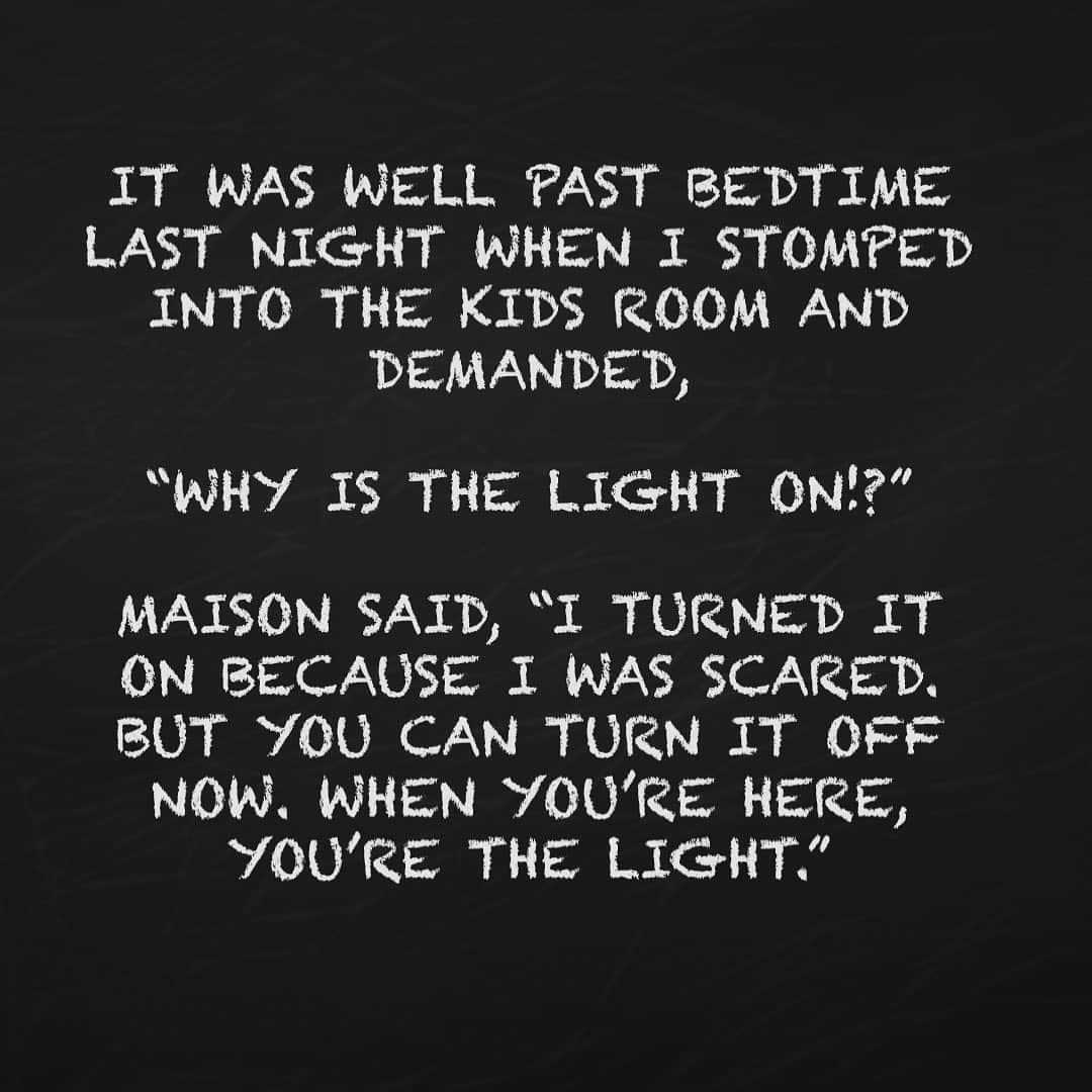 ミーシャ・コリンズさんのインスタグラム写真 - (ミーシャ・コリンズInstagram)「It was well past bedtime last night when I stomped into the kids room and demanded, “WHY IS THE LIGHT ON!?” Maison said, “I turned it on because I was scared. But you can turn it off now. When you’re here, you’re the light.”」3月26日 8時41分 - misha